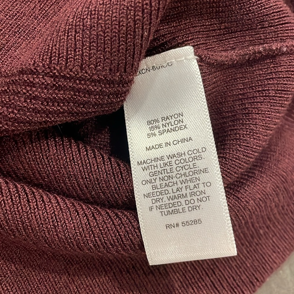 Express Cut-Out Sweater Small - Picture 6 of 12